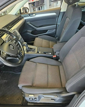 Volkswagen Passat cena 55900 przebieg: 157350, rok produkcji 2016 z Brok małe 631